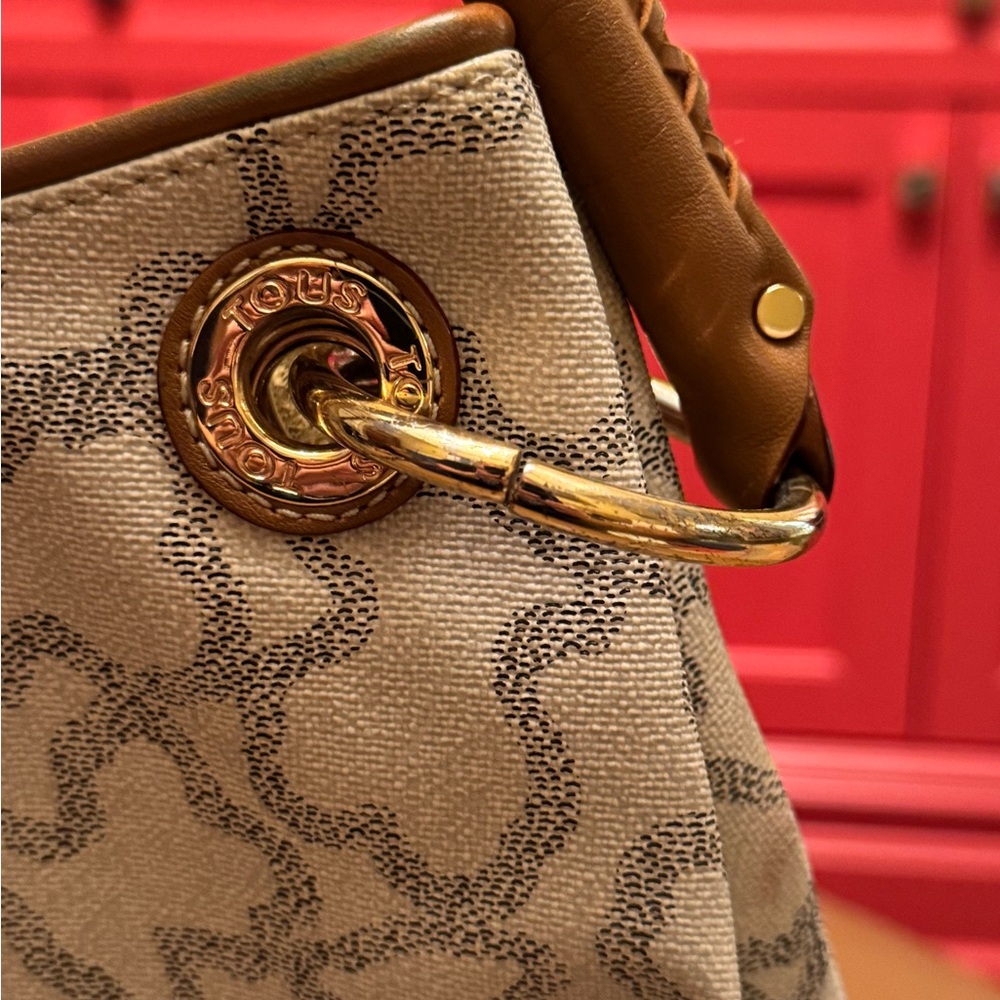 Stylish & Practical Tous Canvas Handbag With Sign… - image 4